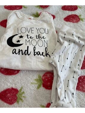 Rae Dunn White 'Love You to the Moon and Back' Kids Pajama Set